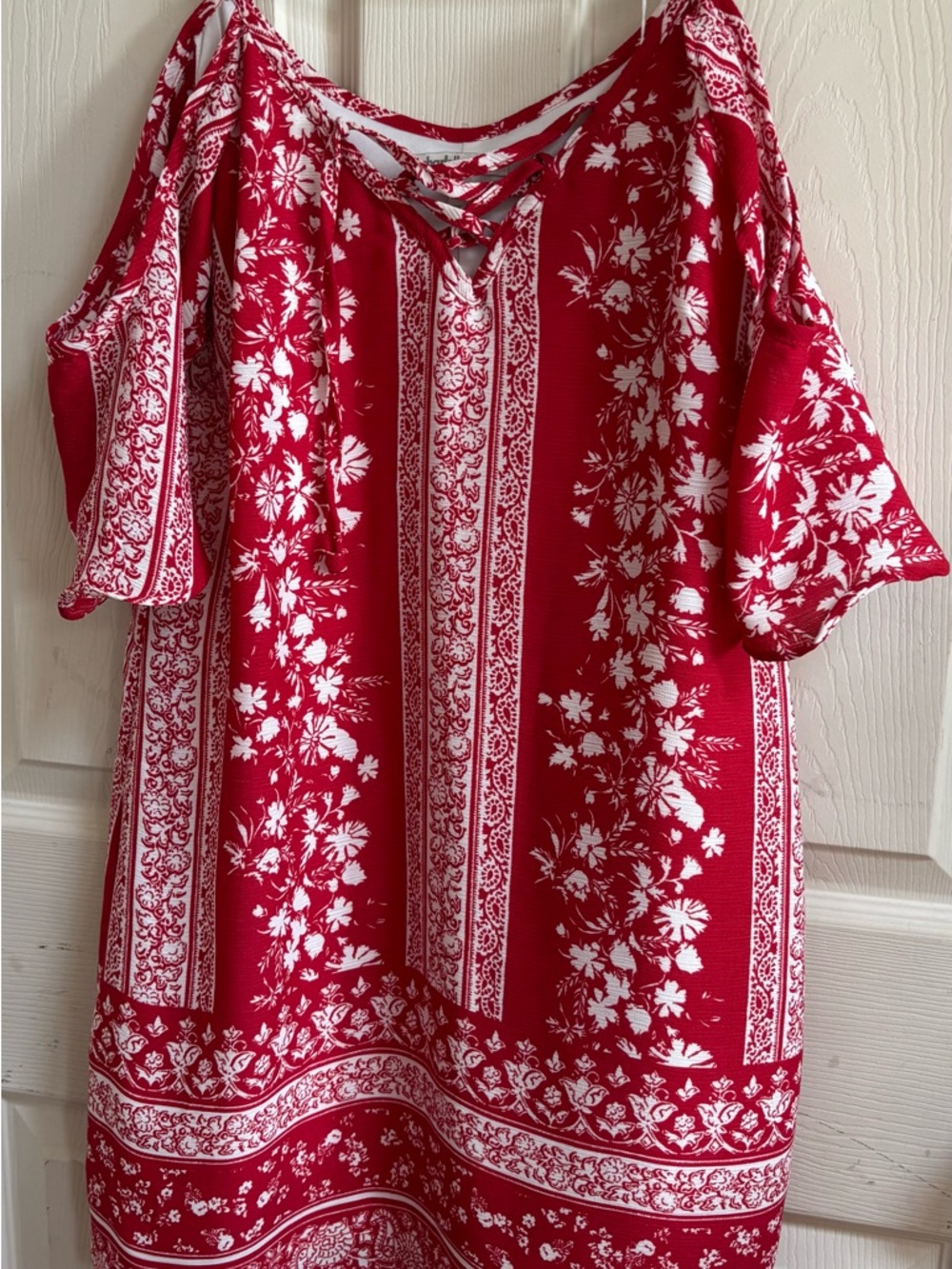 Charlotte Russe Red and White Floral Cold-Shoulder Dress Adjustable Straps Small